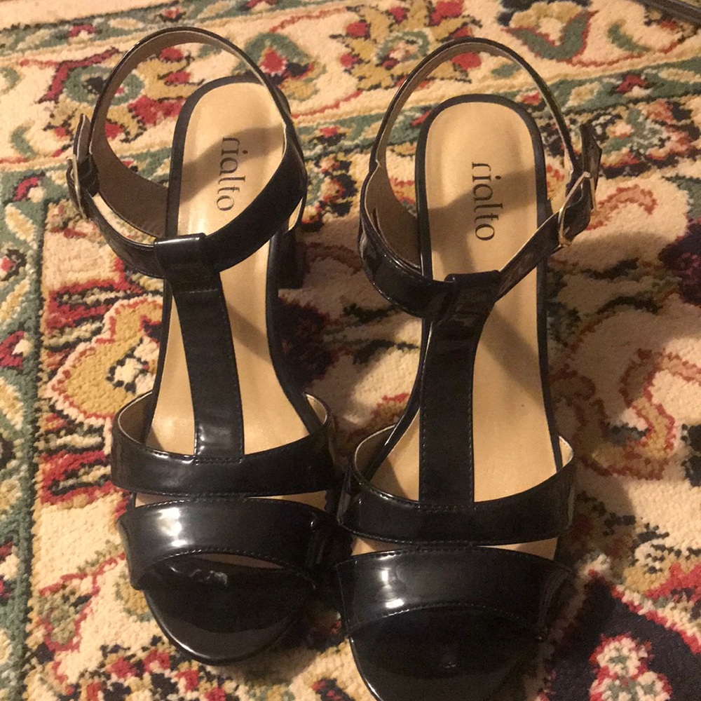 Almost new lady’s shoe